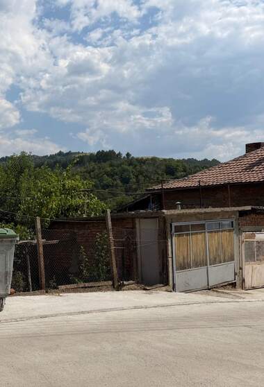 For sale - House in Brejani,  Blagoevgrad