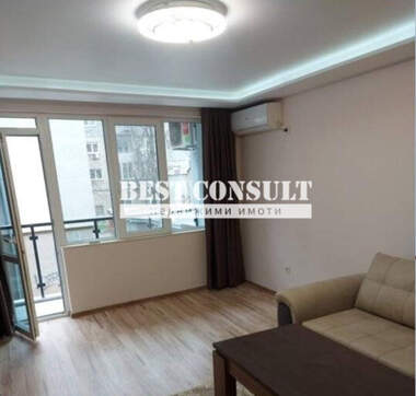 Închiriere - Apartament în Center,  Ruse