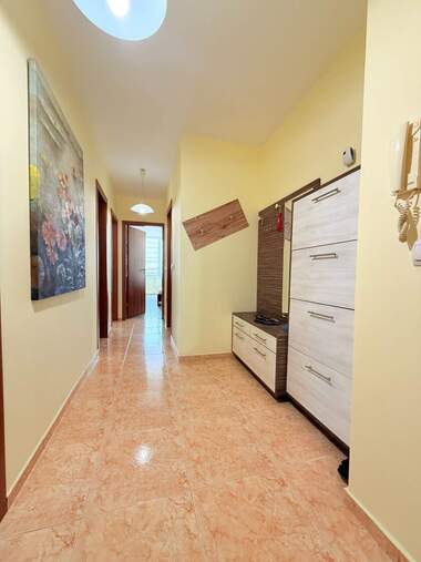 Închiriere - Apartament în Lazur,  Burgas