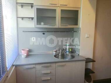 Miete - Wohnung in Nadejda 3,  Sovia