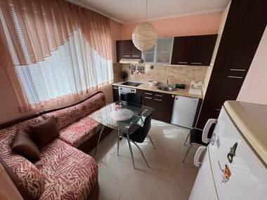 Miete - Wohnung in Zentar,  Burgas