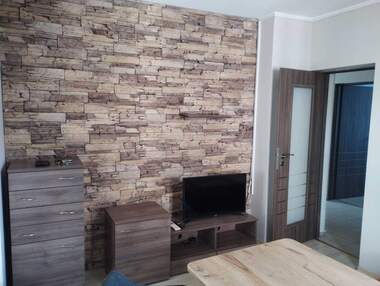 Închiriere - Etaj din casă în Raion Zapaden,  Plovdiv