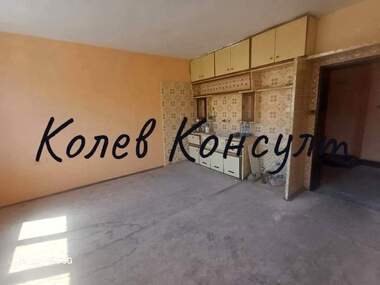 For sale - Floor of a house in Kamenni,  Haskovo