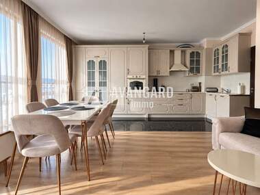 Verkauf - Wohnung in Mladost 1,  Warna