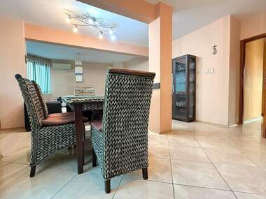 Închiriere - Apartament în Bratia Miladinovi,  Burgas