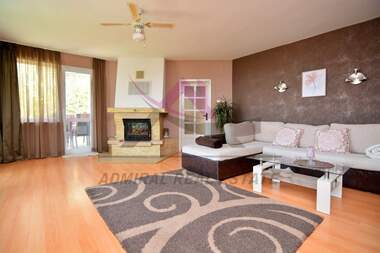 For rent - Floor of a house in Briz,  Varna