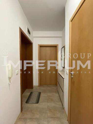 Închiriere - Apartament în Okrăjna bolnița - Generali,  Varna