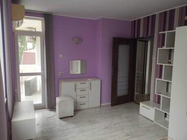 Închiriere - Etaj din casă în Raion Zapaden,  Plovdiv