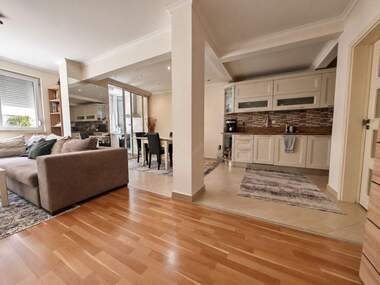 For rent - Apartment in Vazrajdane,  Burgas