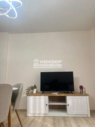 Наем - Апартамент в Център,  Пловдив