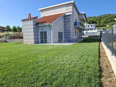 For sale - House in Belashtica,  Plovdiv