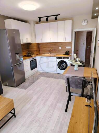 For sale - Apartment in Kiuchuk Parij,  Plovdiv