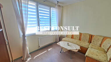 Închiriere - Apartament în Center,  Ruse