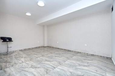 Vânzare - Salon de frumusețe/Birou/Magazin/Depozit/Cabinet de stomatologie în Țentăr,  Burgas