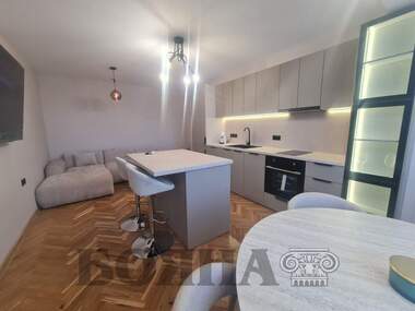 Продажба - Апартамент в Хъшове,  Русе