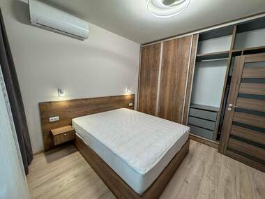Închiriere - Apartament în Lazur,  Burgas