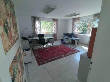 Miete - Büro/Lager/Zahnarztbüro in Mladost-4,  Sovia