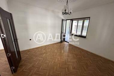 Închiriere - Apartament în Center,  Sofia