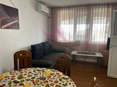 For rent - Floor of a house in Sveti Konstantin i Elena,  Varna