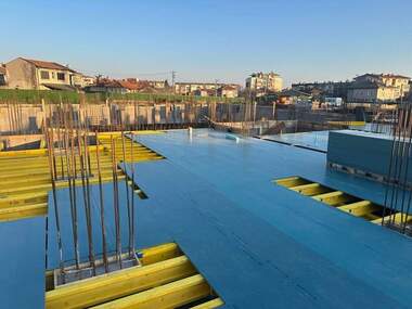 Vânzare - Apartament în Karlovo,  Plovdiv