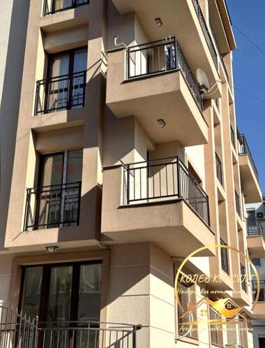 Продажба - Апартамент в Дружба 1,  Хасково