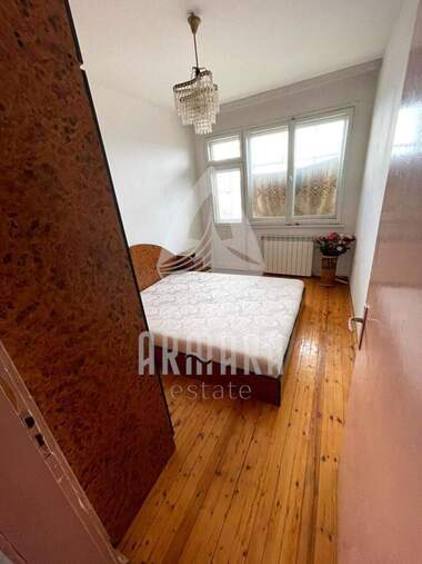 For sale - Floor of a house in Proslav,  Plovdiv