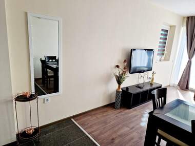 Închiriere - Apartament în Levski,  Varna