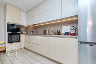 Vânzare - Apartament în Țentăr,  Burgas