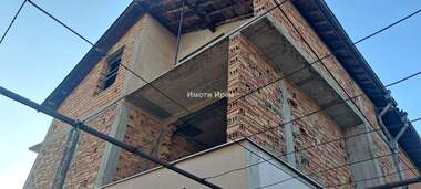 Πώληση - Όροφος από σπίτι σε Център,  Ямбол
