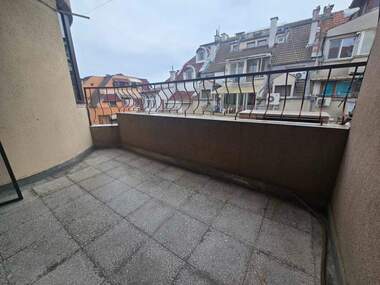 Miete - Wohnung in Wazrajdane,  Burgas