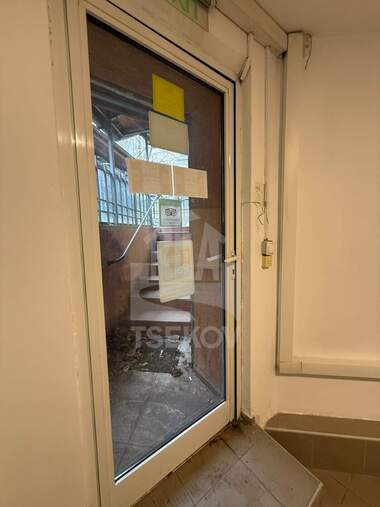 Miete - Büro/Laden/Lager/Schönheitssalon in Center,  Sovia