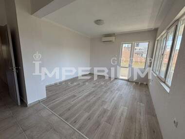 For rent - Office in Sportna zala,  Varna