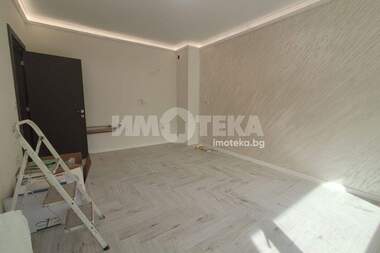 Vânzare - Apartament în Avtogara,  Varna