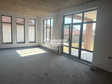 For sale - House in Skutare,  Plovdiv