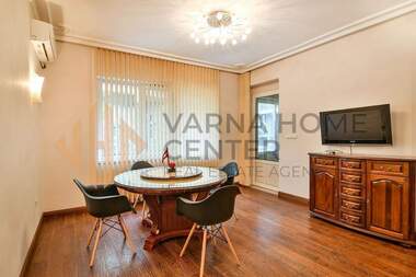 Vânzare - Apartament în Center,  Varna