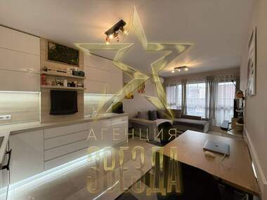 Vânzare - Apartament în Iujen,  Plovdiv