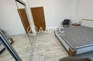 Închiriere - Apartament în Kolhozen pazar,  Varna