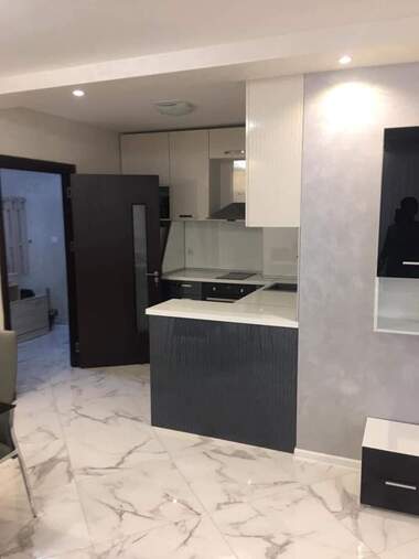 Închiriere - Apartament în Mladejki hălm,  Plovdiv