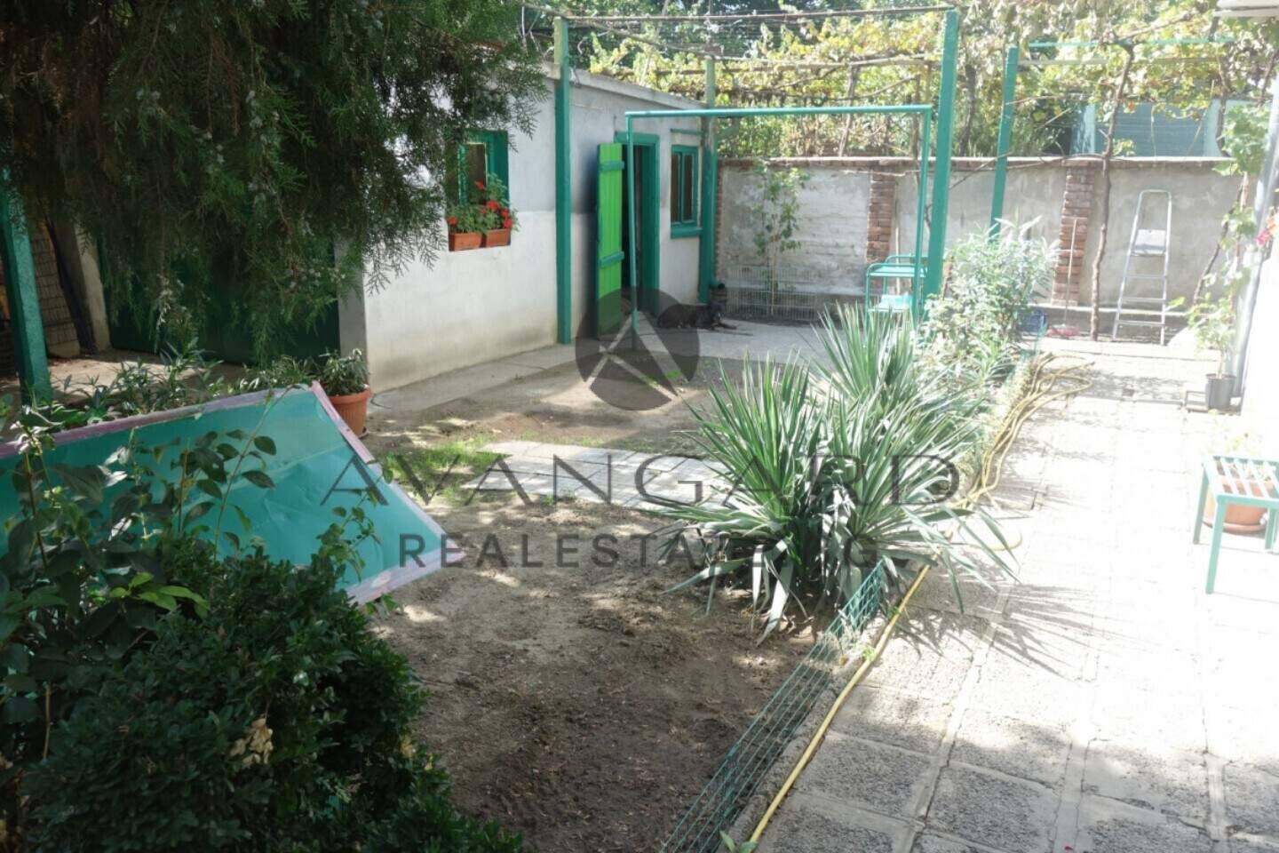 Floor of a house in Kiuchuk Parizh, Plovdiv – photo 6