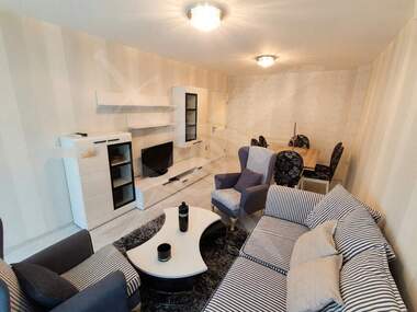 Închiriere - Apartament în Lazur,  Burgas