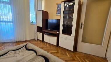 Închiriere - Apartament în Văzrajdane,  Burgas