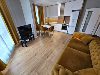 Închiriere - Apartament în Mladejki hălm,  Plovdiv