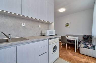 Închiriere - Apartament în Vladislavovo,  Varna