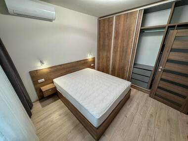 Închiriere - Apartament în Lazur,  Burgas