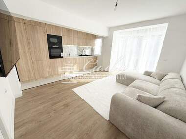 Vânzare - Apartament în Center,  Șumen
