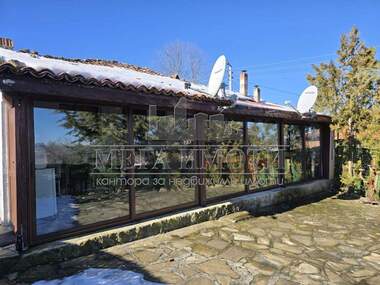 Vânzare - Casă în Izgrev,  Sliven