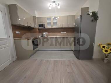 Închiriere - Apartament în Center,  Varna