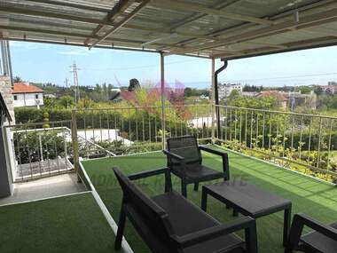 For rent - Floor of a house in Sveti Konstantin i Elena,  Varna