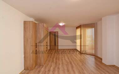 Miete - Büro/Laden/Lager/Schönheitssalon/Gastronomie/Zahnarztbüro in Grand Mol,  Warna