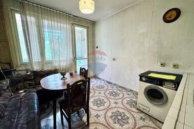 Vânzare - Apartament în Văzrajdane,  Ruse